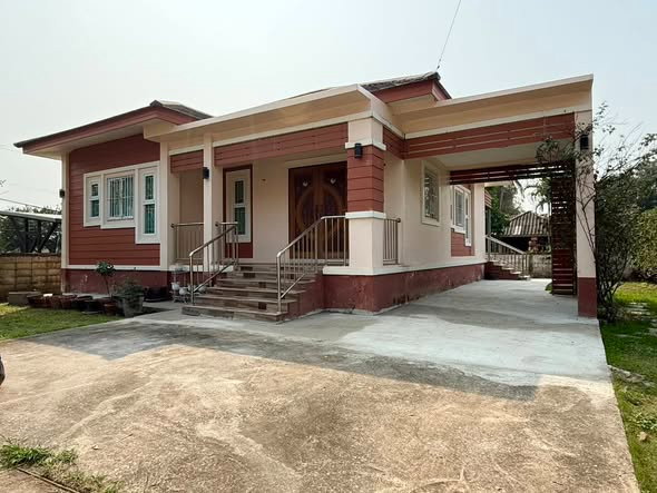 Spacious Single-Storey House for Sale ✨🏡