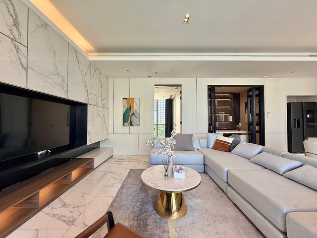 picture Domus | Gorgeous 3 Bedroom Luxury Condo in Asoke Area - BR17493CD - 3/44