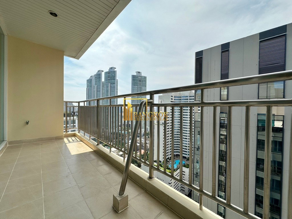 รูป Very Spacious 4 Bedroom Apartment With Private Terrace - BR0346AP - รูปที่ 29/56