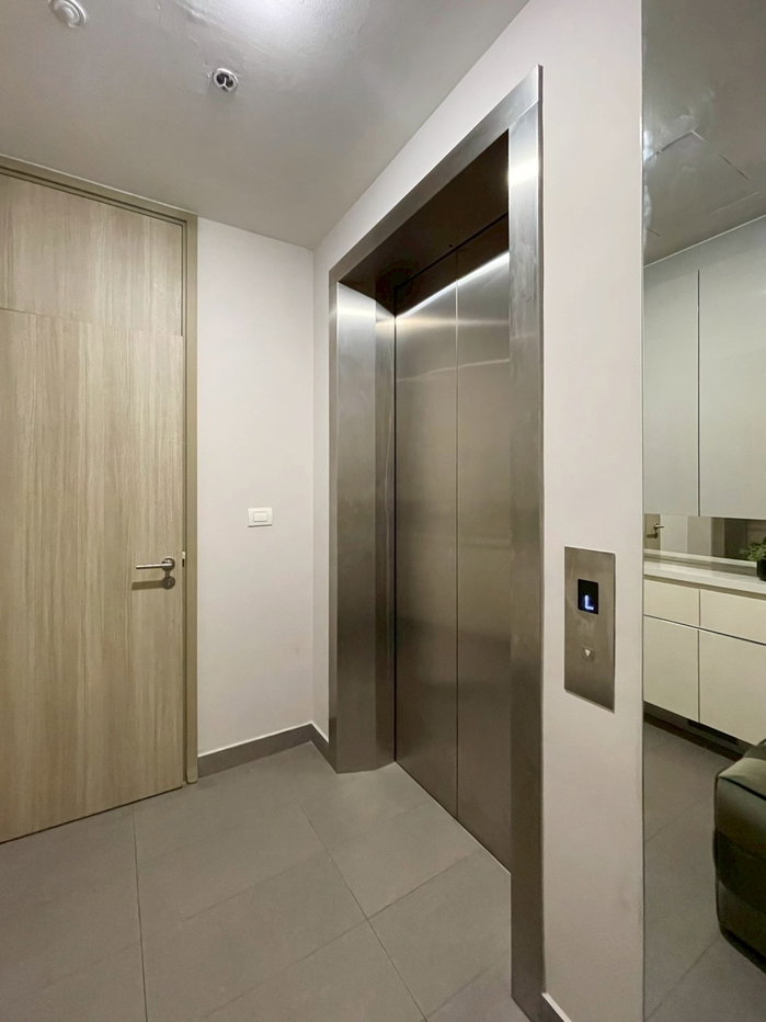 รูป Stunning Clear Pool View & Brand New Furnished at Noble Ploenchit – 13.5 MB - รูปที่ 3/38