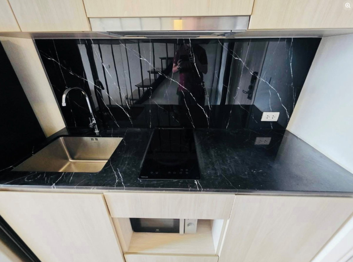 รูป (FY015) Siamese 48 (High Rise) ปล่อยให้เช่า 1 ห้องนอน 1 ห้องน้ำ แบบ Duplex มีชั้นลอย ชั้น 19 ขนาด 35 ตร.ม. เฟอร์ครบ พร้อมอยู่ - รูปที่ 6/10
