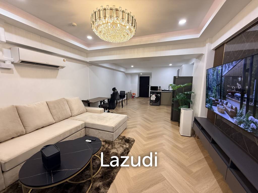 รูป 60 sqm modern condo with balcony at Centurion Park Phaya Thai - รูปที่ 2/19