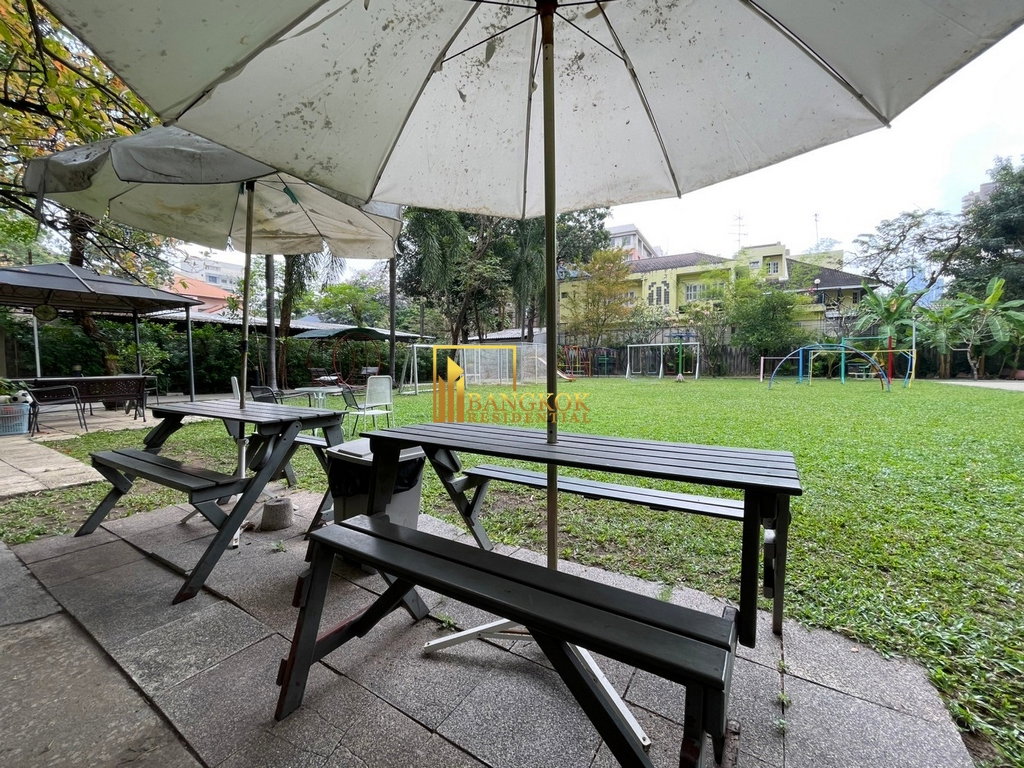 รูป Spacious 3 Bedroom Apartment For Rent in Phrom Phong Area - BR21180AP - รูปที่ 38/42