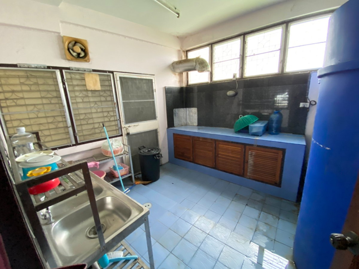 picture Commercial building for sale Phraya Satcha Road, Khiri Intersection, Chonburi - 5/19