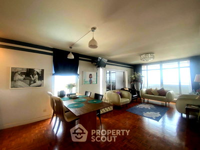 Condos for sale : 2-BR Condo For Sale, Riviera Condominium Muang Thong Thani (ID 3121961)
