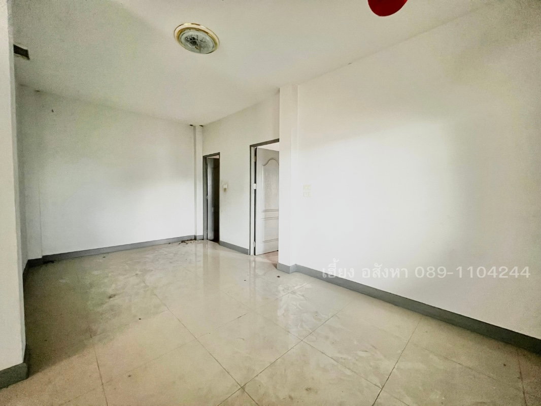 รูป พรหมศิริ เพชรเกษม77 บ้านทาวน์โฮม  2 ชั้น ม.พรหมศิริ เพชรเกษม 77 พื้นที่ใหญ่ 33.5 ตร.ว. เพียง 2,180,000 บาทเท่านั้น! 🔥 - รูปที่ 3/12