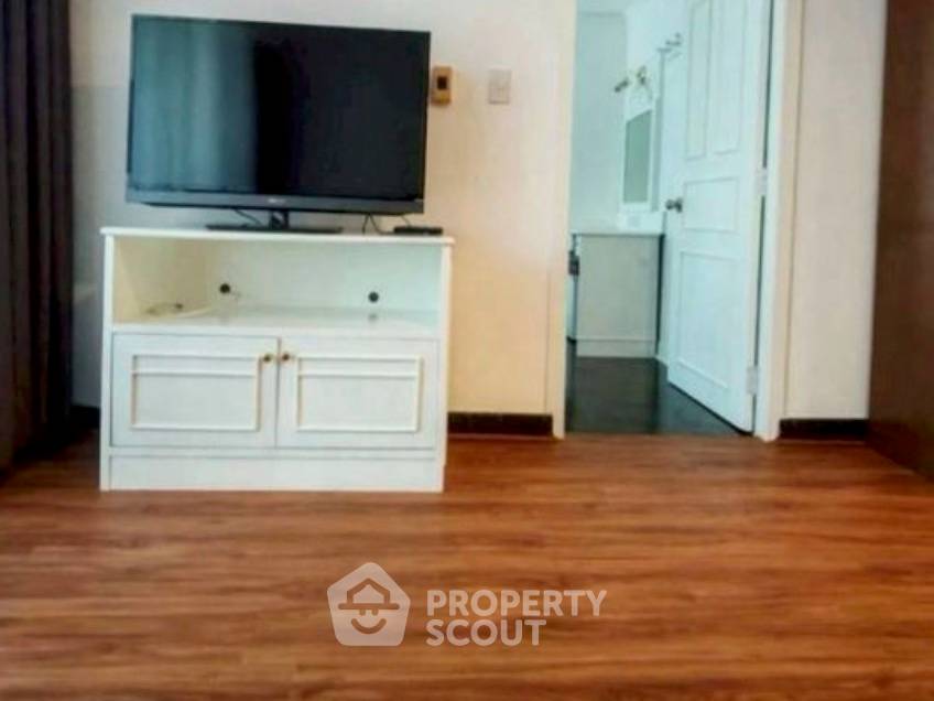 picture 19th-Floor 2-BR 88 Sqm Condo At Acadamia Grand Tower, 300m to BTS Phrom Phong (ID 3116096) - 4/9