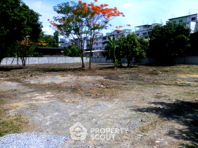 ที่ดิน กรุงเทพมหานคร : ที่ดินสำหรับขาย ในเมืองนนทบุรี ใกล้ MRT วงศ์สว่าง (ID 1492706)