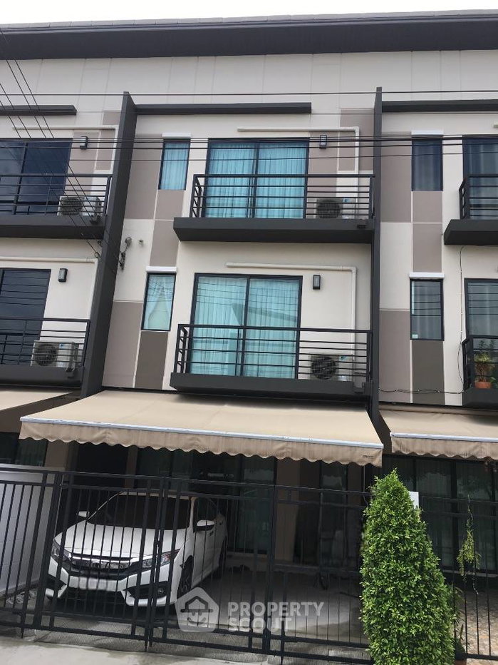 รูป ทาวน์โฮม 3 ห้องนอน ให้เช่า บ้านกลางเมือง นวมินทร์ 42 เขตคลองกุ่ม (ID 2036974) - รูปที่ 1/5