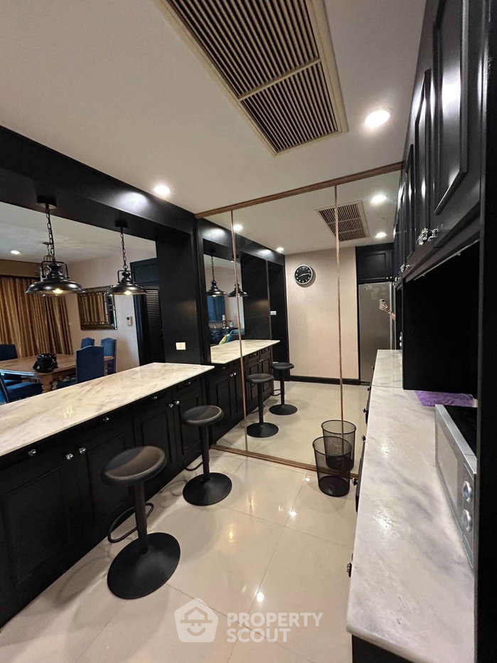 picture Pet-Friendly 3-BR Condo At Watermark Chaophraya, BTS Krung Thon Buri (ID 3125955) - 10/13