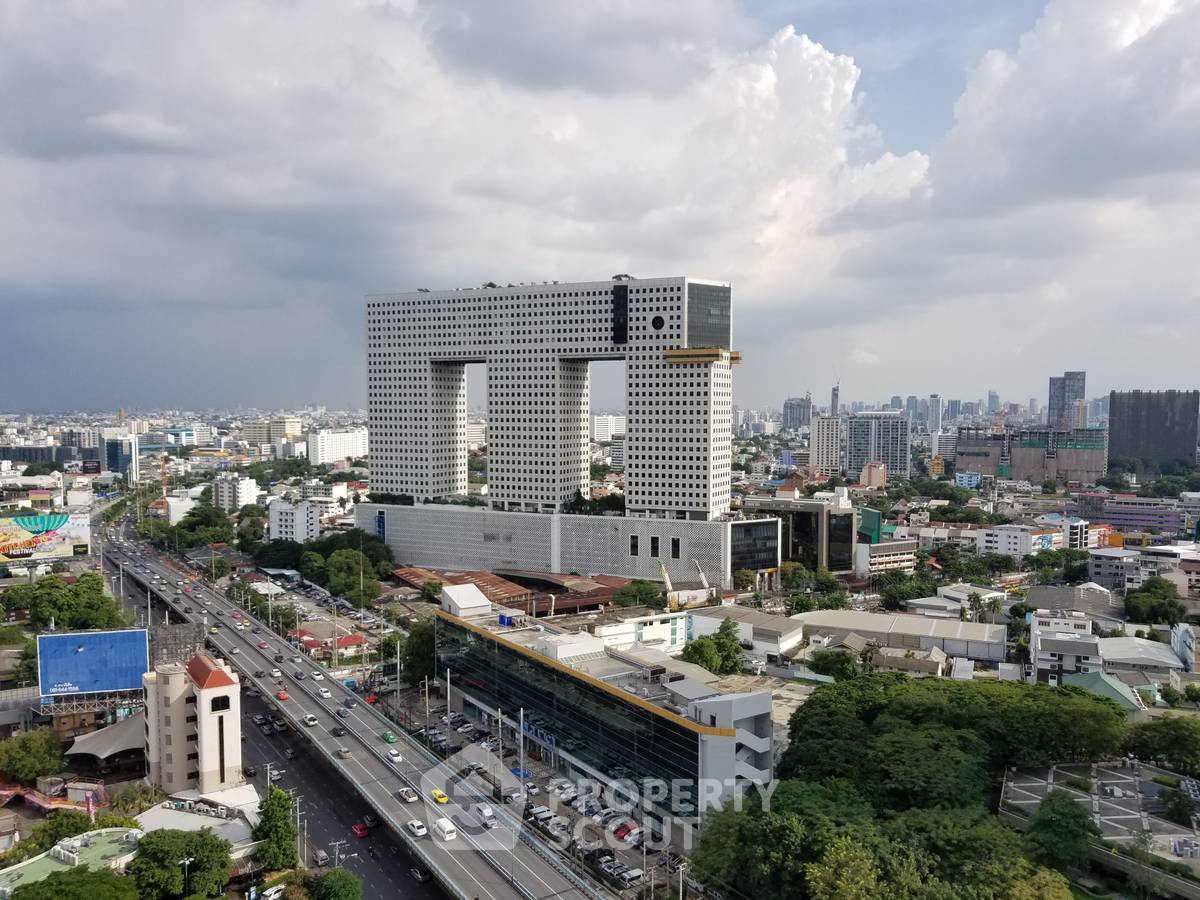 picture 2-BR Condo At Wind Ratchayothin, High-Floor 22, 400m To BTS Ratchayothin (ID 3122037) - 14/14