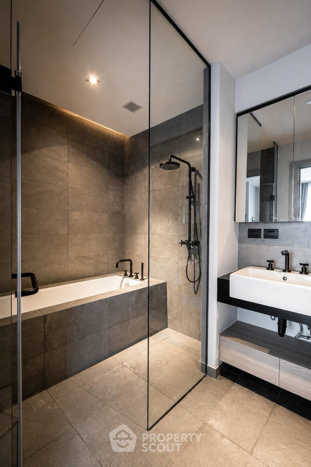 picture Well-Priced 2-BR Condo At The Lofts Asoke, 300m To MRT Phetchaburi ð (ID 3116903) - 7/11