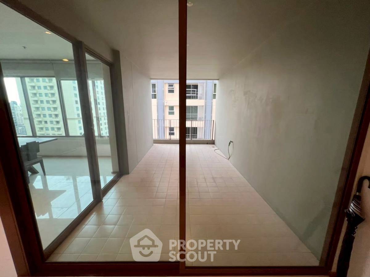 picture 3-BR Condo At The Emporio Place, BTS Phrom Phong, 114 Sqm (ID 3119928) - 9/9