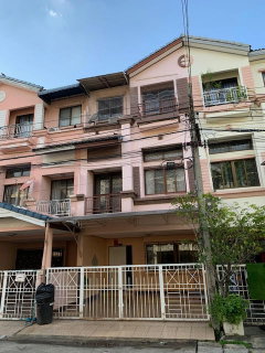 For Sale! 3-Storey Townhome at Baan Klang Muang Ladprao 71 – Move-in Ready