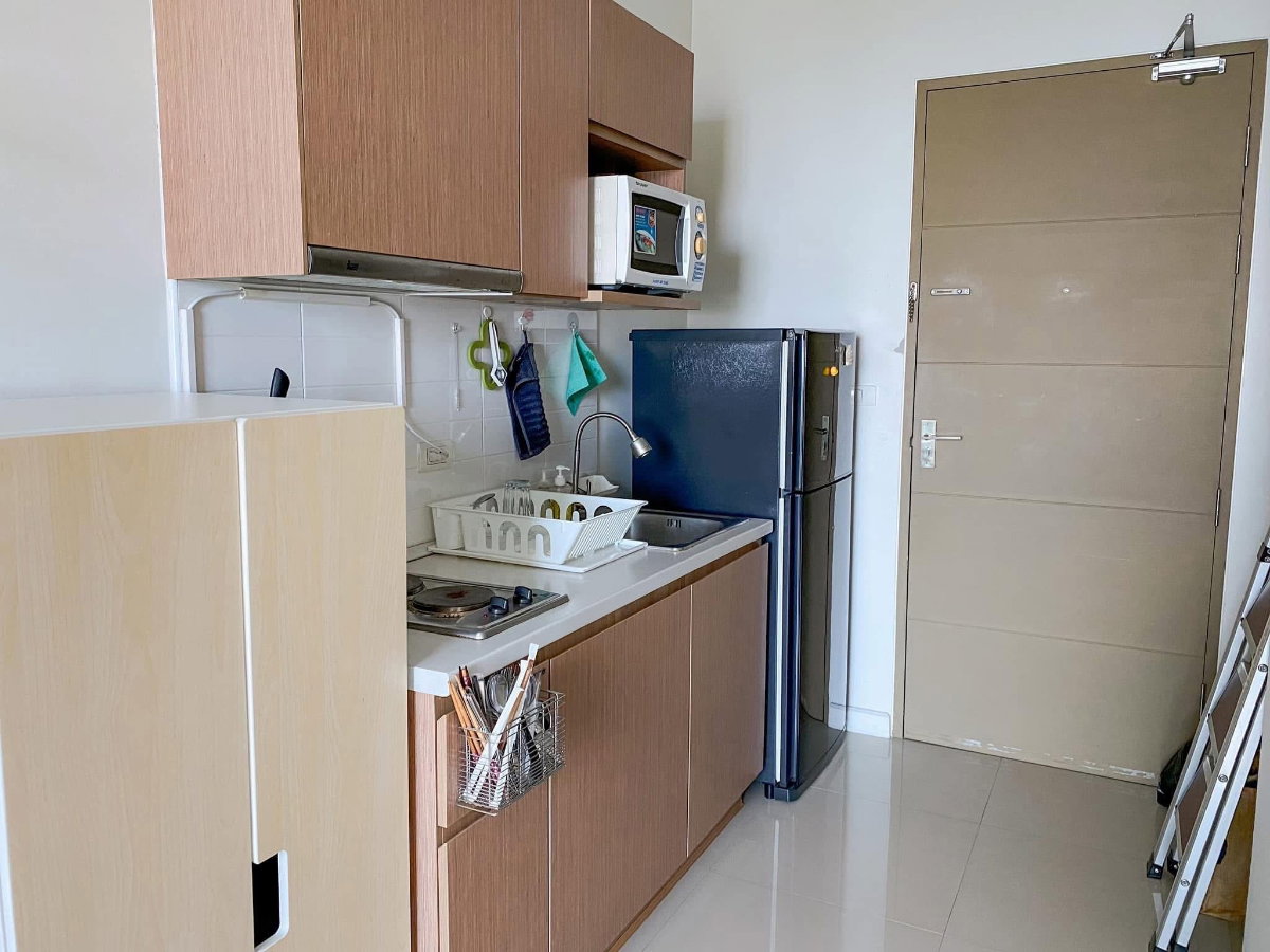 picture condo for rent near bts saphankwai - 7/9