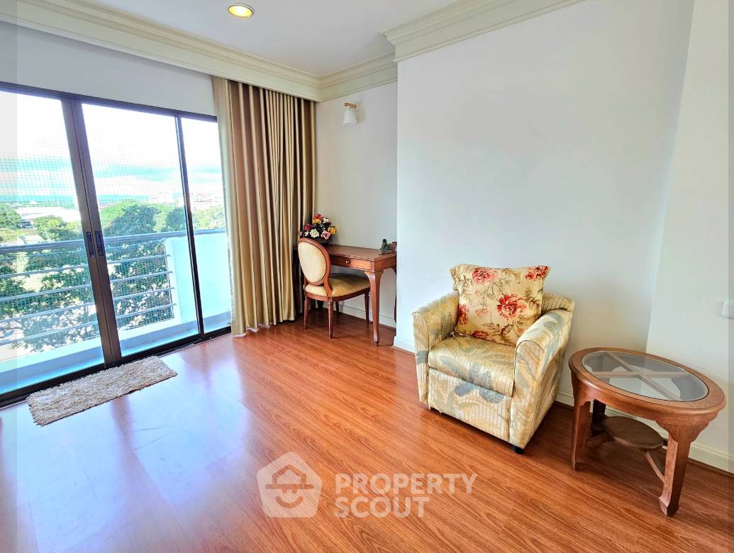 picture 3-BR Condo For Sale At Beach Villa Viphavadee Condo, Near Bangsaray (ID 3118395) - 27/40
