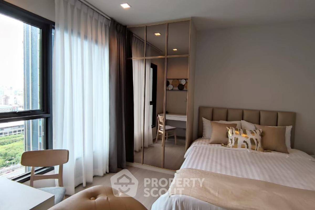picture High-Floor 1-BR Condo, Life Asoke Rama 9, 300m to MRT Phra Ram 9 (ID 1540574) - 2/10