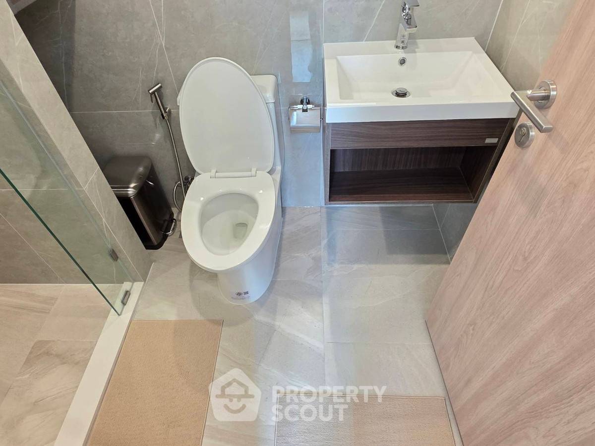 picture High-Floor 1-BR Condo At Nue District R9, 200m To MRT Phra Ram 9 (ID 2469283) - 8/14