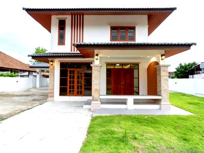 Houses for sale Muang Chiang Mai Chiang Mai : Newly Renovated 2 story House for sale! , near Nongjom intersection 600 m.