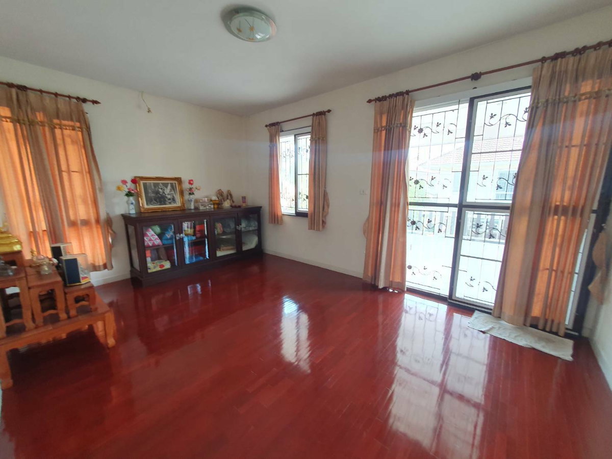 รูป ขายบ้าน หมู่บ้านอาภากร 2 5 ห้องนอน 4 ห้องน้ำ    71.1 ตรว..ถ.ดาวทอง ศาลายา พุทธมณฑล   คุ้มค่าคุ้มราคา                    - รูปที่ 4/23