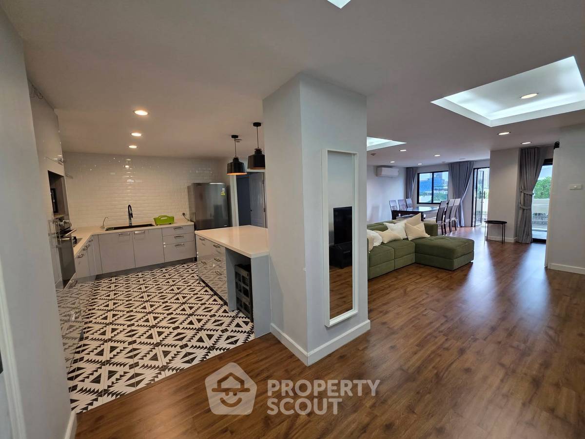 รูป คอนโด 2 ห้องนอน พร้อมเลี้ยงสัตว์ Beverly Hill Mansion Sukhumvit 63 ชั้น 8 ใกล้ BTS เอกมัย (ID 3126530) - รูปที่ 5/17