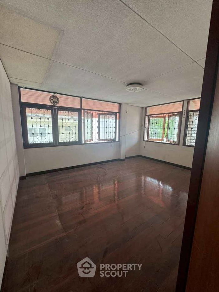รูป บ้านเช่า 5 ห้องนอน สุขุมวิท พระโขนงเหนือ ใกล้ BTS พระโขนง (ID 3121471) - รูปที่ 4/15