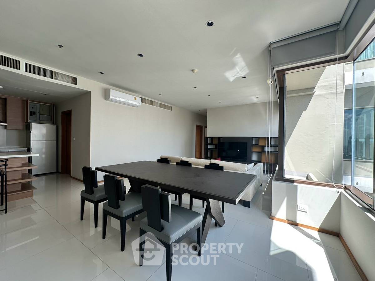 picture 3-BR Condo At The Emporio Place, BTS Phrom Phong, 114 Sqm (ID 3119928) - 3/9