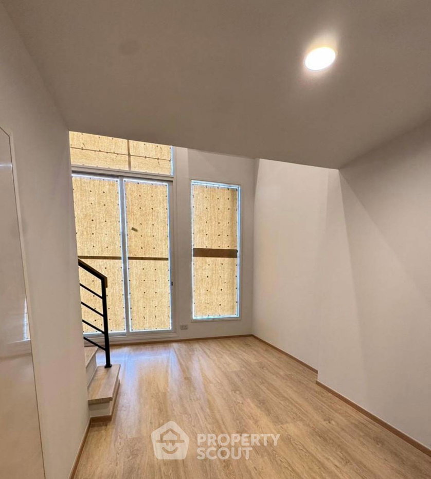 picture 1-BR Condo For Sale Culture Chula, 300m to MRT Sam Yan (ID 3118742) - 2/7