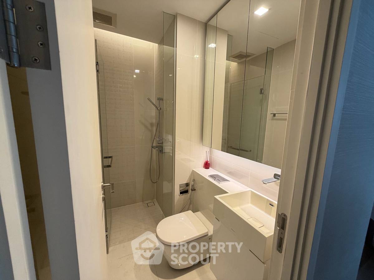 picture High-Floor 2-BR 54 Sqm Condo At The Saint Residences, MRT Phahon Yothin 100m (ID 3121792) - 7/8