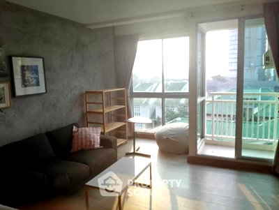 Condos for sale : 300m From BTS Thong Lor | 1-BR Plus 38 Hip Condominium (ID 824892)