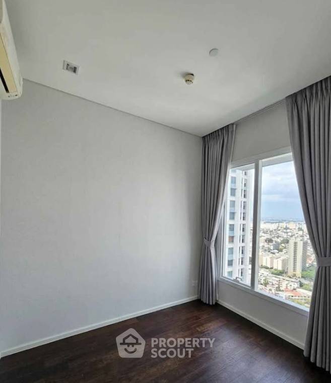 picture 2-BR Condo, 32nd Floor 57 Sqm At The Saint Residences 📍 MRT Phahon Yothin 100m (ID 3126385) - 5/7