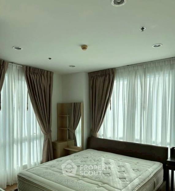 picture 2-BR Condo In The Complete Rajprarop, ARL Ratchaprarop (ID 2493087) - 3/6