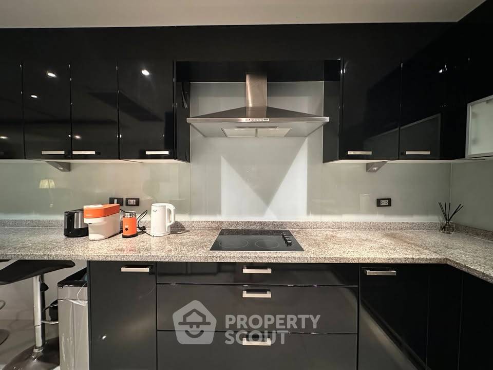 picture 3-BR Condo For Rent In VN Residence 2, Near Phratamnak (ID 3121932) - 15/27