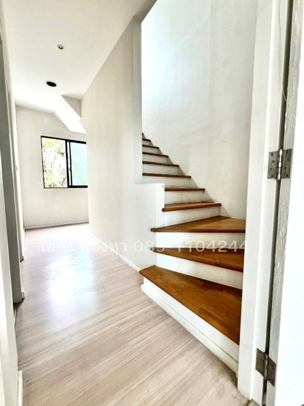รูป ทาวน์โฮม 3 ชั้น บ้านกลางเมือง พระราม 2 ดีไซน์โมเดิร์น จัดสรรพื้นที่ใช้สอยได้ลงตัว เนื้อที่ 31.9 ตร.ว. บ้านหลังริม - รูปที่ 11/16