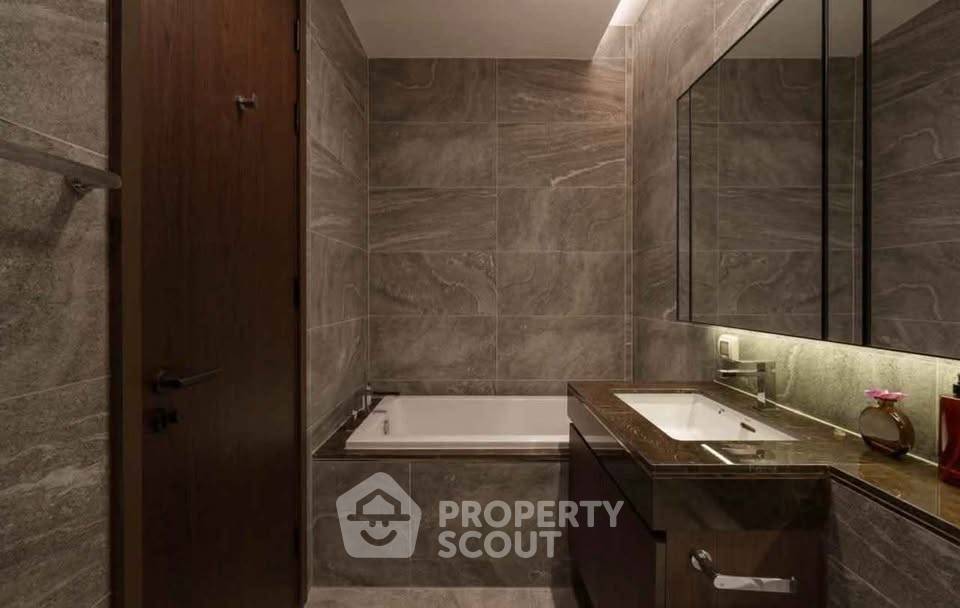 picture 1-BR Condo At The Esse Sukhumvit 36, 70m To BTS Thong Lor (ID 3118859) - 10/10