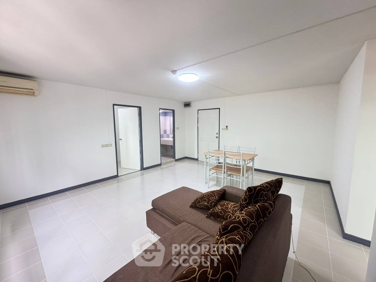 รูป คอนโด 2 ห้องนอน สำหรับขาย ลุมพินี เซ็นเตอร์ ลาดพร้าว 111 ใกล้คลองจั่น (ID 3126753) - รูปที่ 2/16