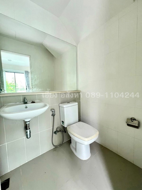 รูป ทาวน์โฮม 3 ชั้น บ้านกลางเมือง พระราม 2 ดีไซน์โมเดิร์น จัดสรรพื้นที่ใช้สอยได้ลงตัว เนื้อที่ 31.9 ตร.ว. บ้านหลังริม - รูปที่ 6/16