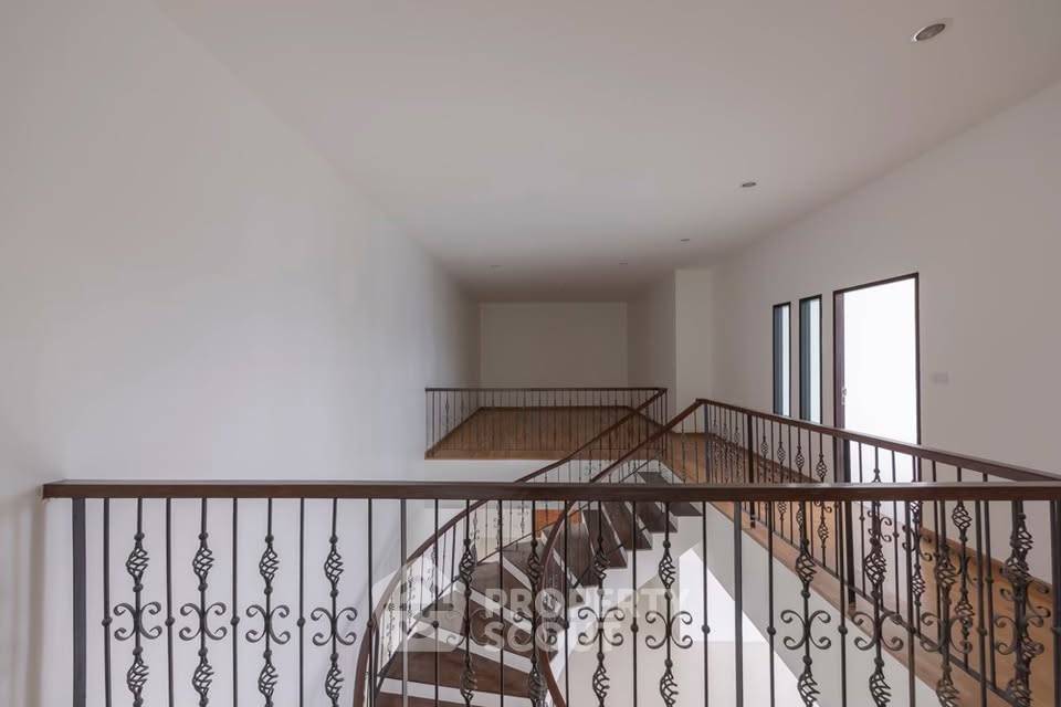 picture 3-BR 343 Sqm Condo At Asoke Place Near MRT Sukhumvit 300m (ID 3123327) - 8/14
