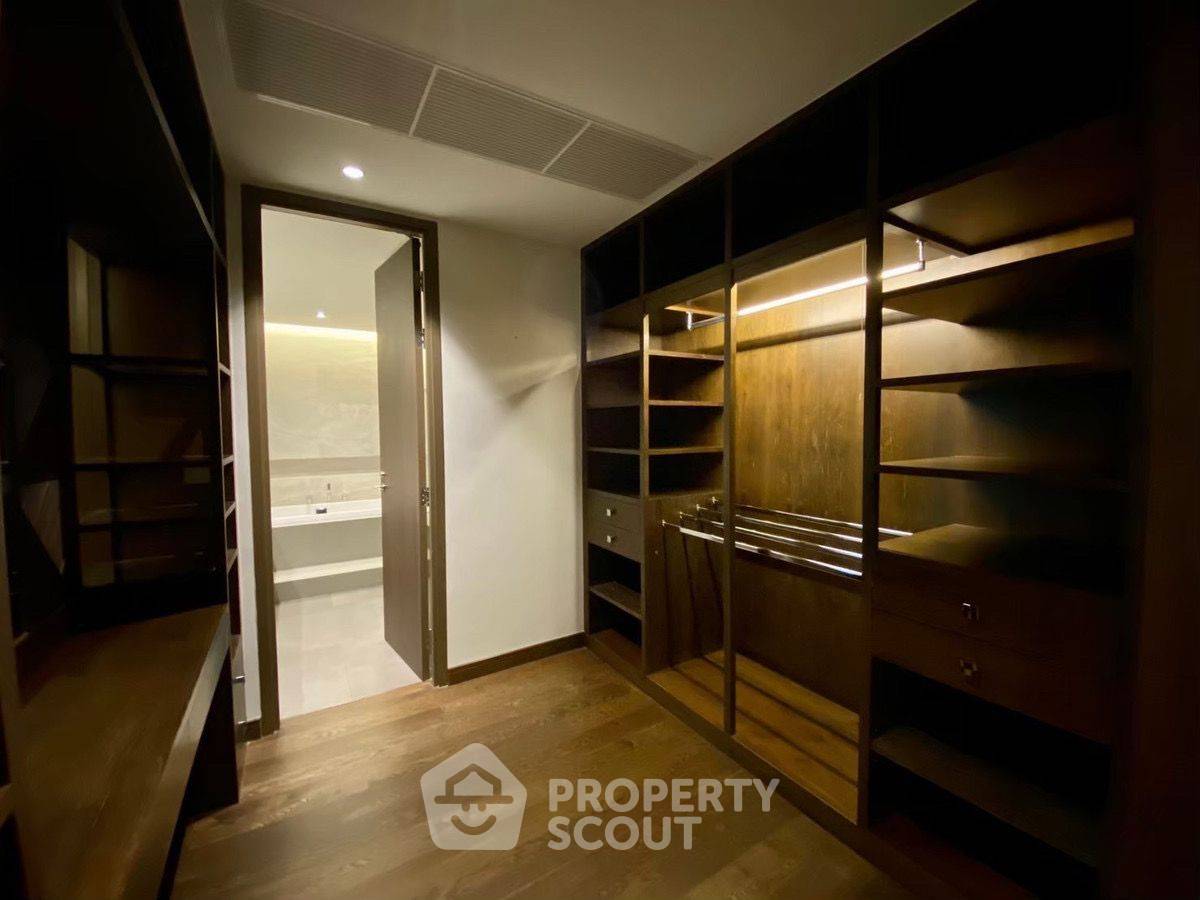 picture 3-Bedroom Condo At Supreme Legend Condominium Near MRT Khlong Toei (ID 3125354) - 22/41