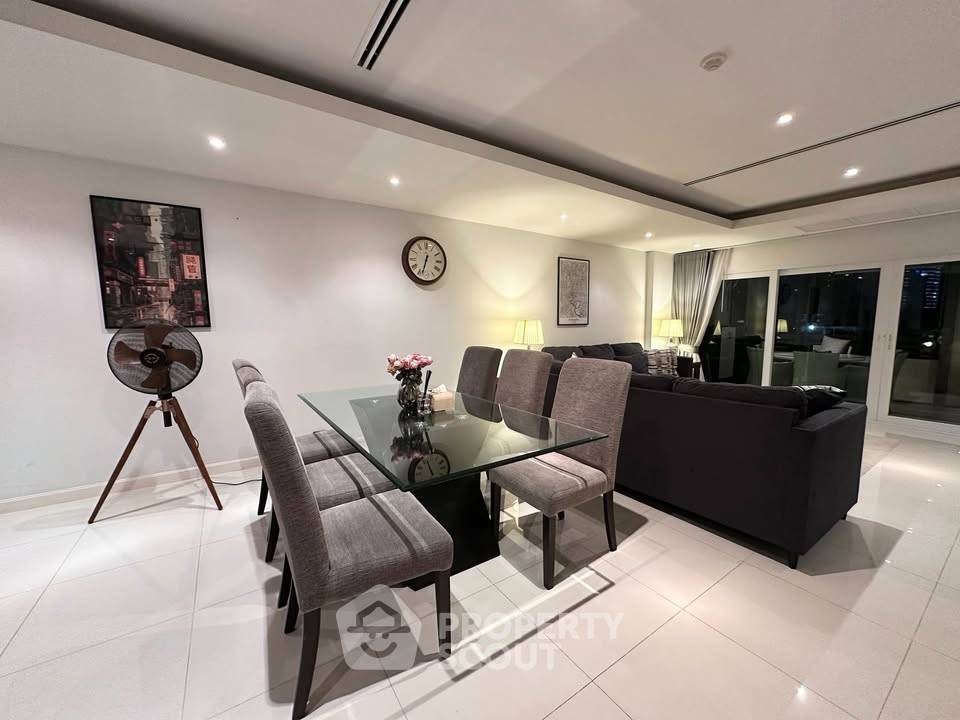 picture 3-BR Condo For Rent In VN Residence 2, Near Phratamnak (ID 3121932) - 7/27