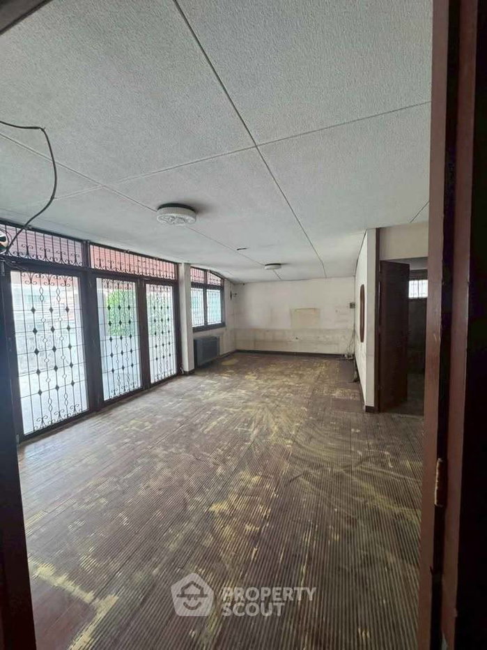 รูป บ้านเช่า 5 ห้องนอน สุขุมวิท พระโขนงเหนือ ใกล้ BTS พระโขนง (ID 3121471) - รูปที่ 9/15