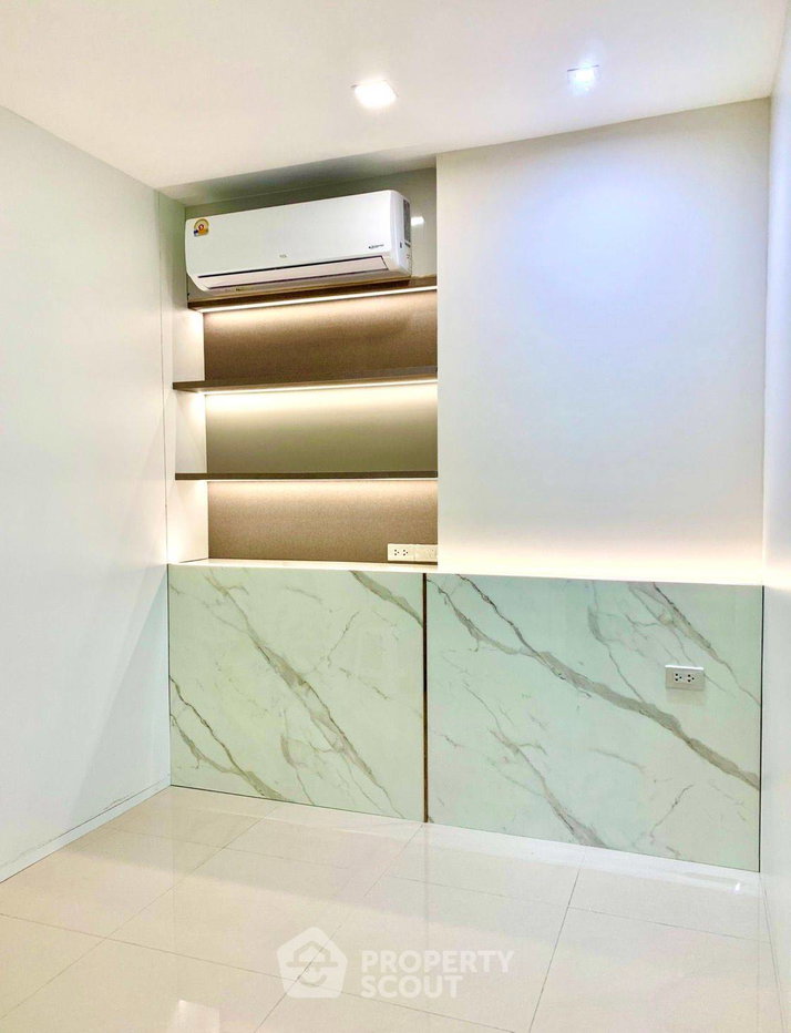 picture 2-BR Condo For Sale, The Winning Tower, ARL Ramkhamhaeng (ID 497198) - 17/45