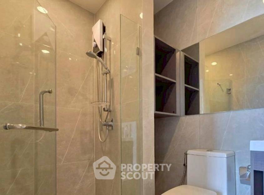 picture 1-BR Condo At Nue District R9, MRT Phra Ram 9 200m, 32nd Floor (ID 3114668) - 3/9