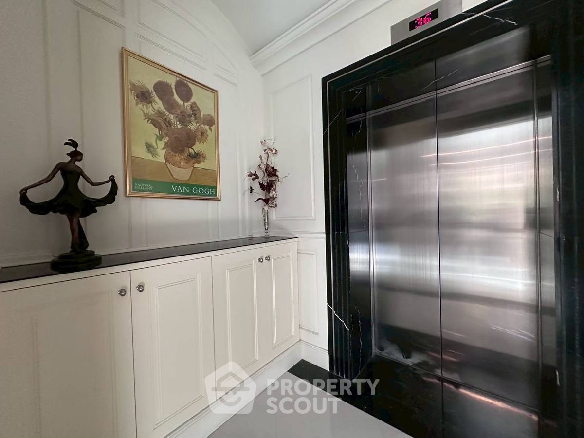 รูป คอนโด 3 ห้องนอน Royce Private Residences ชั้น 8 ขนาด 145 ตร.ม. ใกล้ MRT สุขุมวิท (ID 3124676) - รูปที่ 2/12