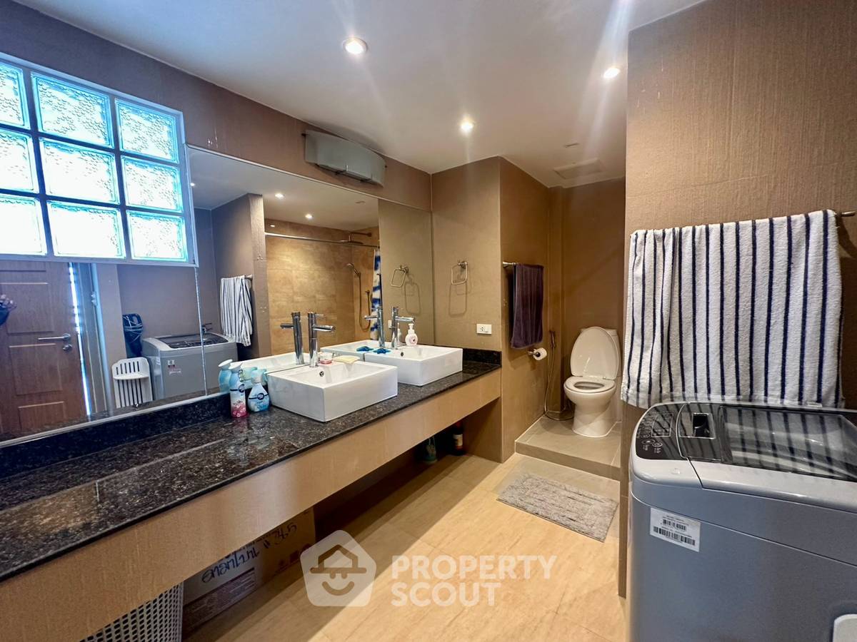 รูป คอนโด 1 ห้องนอน ซี สารัน คอนโดมิเนียม บางเสร่ (105 ตร.ม.) ชั้น 5 (ID 3126575) - รูปที่ 10/13