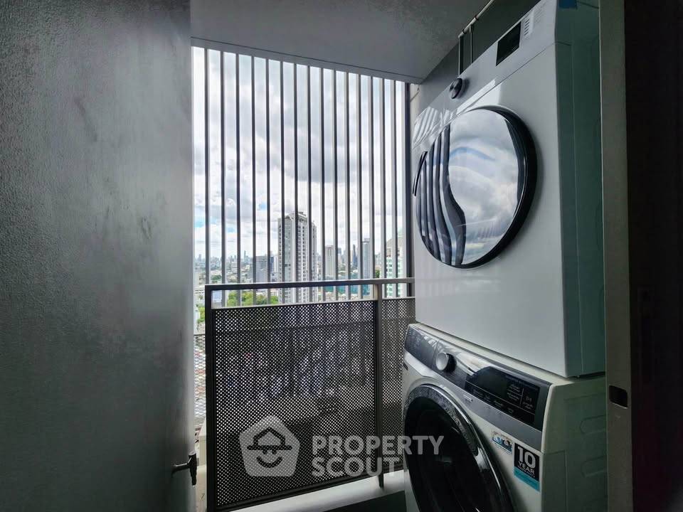 picture High-Floor 1-BR At The Room Sukhumvit 69, 100m to BTS Phra Khanong (ID 2398971) - 13/27