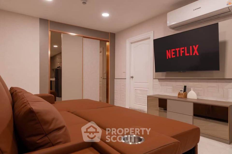 picture High-Floor 1-BR 68 Sqm At Nusa State Tower Condo, 400m BTS Saphan Taksin (ID 3123406) - 15/29