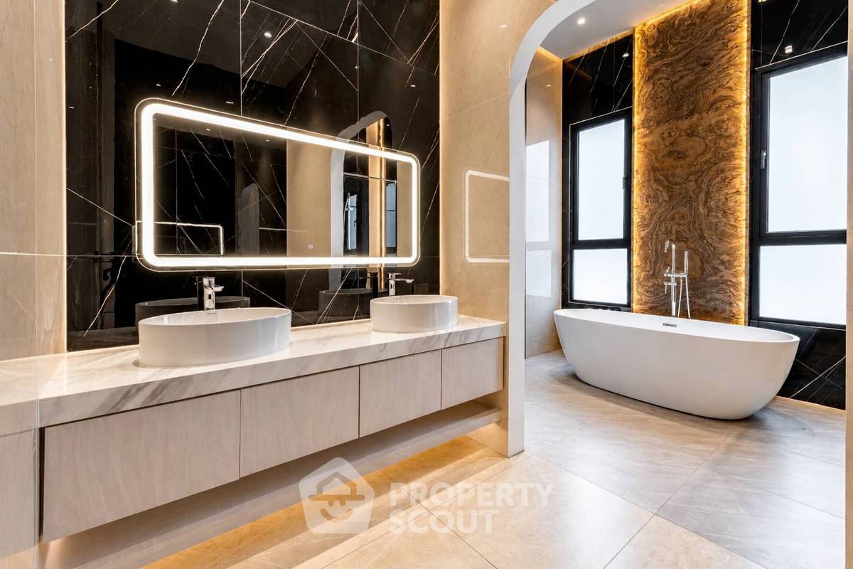 รูป บ้านเดี่ยว 7 ห้องนอน ให้เช่า ที่ Majestic House with Sea View (เลี้ยงสัตว์ได้) (ID 2497016) - รูปที่ 10/17
