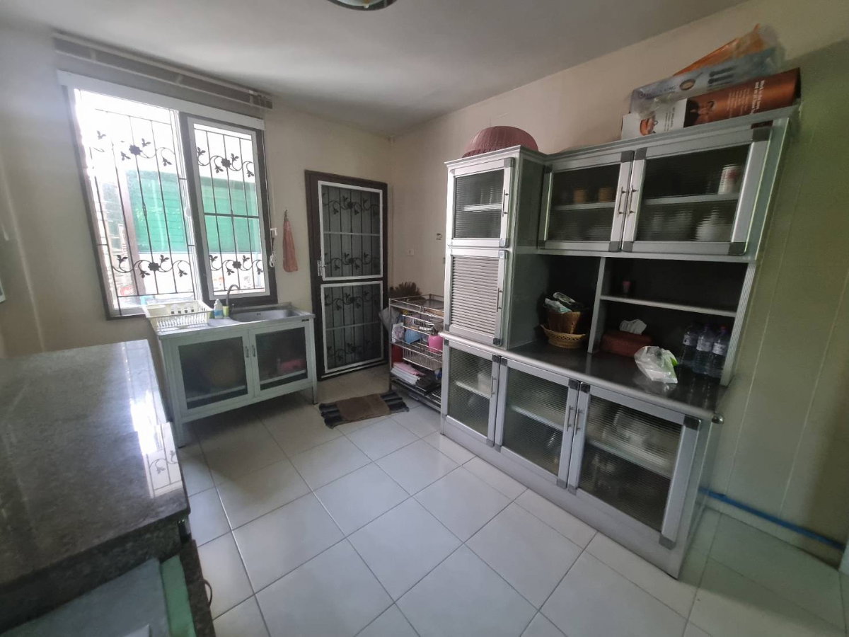 รูป ขายบ้าน หมู่บ้านอาภากร 2 5 ห้องนอน 4 ห้องน้ำ    71.1 ตรว..ถ.ดาวทอง ศาลายา พุทธมณฑล   คุ้มค่าคุ้มราคา                    - รูปที่ 19/23