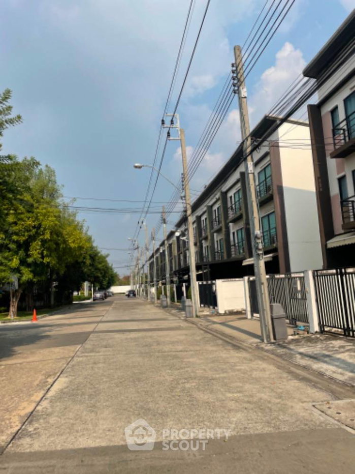 รูป ทาวน์โฮม 3 ห้องนอน ให้เช่า บ้านกลางเมือง นวมินทร์ 42 เขตคลองกุ่ม (ID 2036974) - รูปที่ 2/5